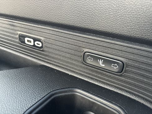 Used 2023 Jeep Wagoneer L Series III w/ Premium Group I AWD/4WD image 27