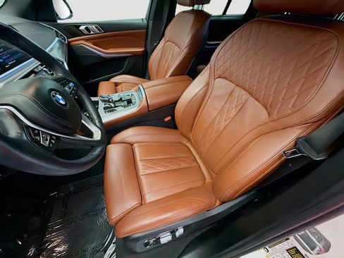 Used 2023 BMW X5 xDrive45e w/ Executive Package AWD/4WD image 11