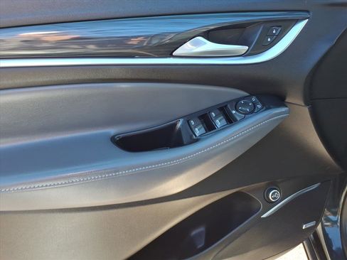 Used 2021 Buick Enclave Essence w/ Sound and Sites Package image 7