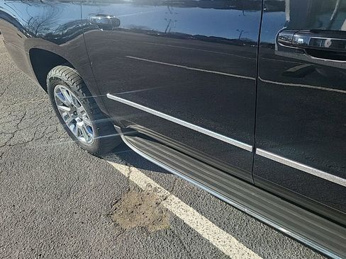 Used 2018 GMC Yukon XL SLT w/ Open Road Package image 10