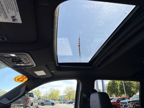 Used 2025 Chevrolet Silverado 1500 High Country image 28