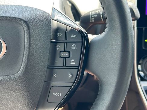 Used 2024 Toyota bZ4X FWD image 40