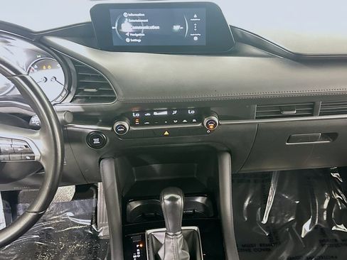 Used 2024 MAZDA MAZDA3 s FWD image 18