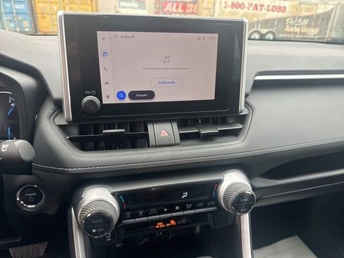 Used 2025 Toyota RAV4 XLE AWD/4WD image 11