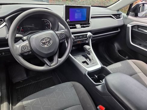 Used 2025 Toyota RAV4 XLE AWD/4WD image 8