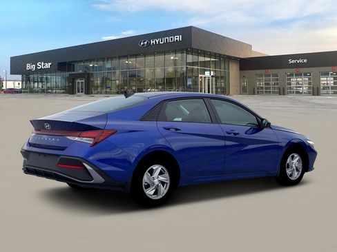 New 2026 Hyundai Elantra SE image 8
