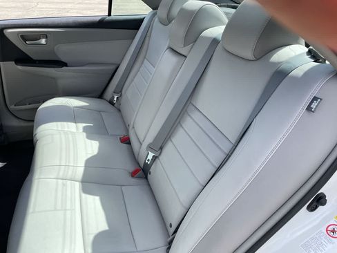 Used 2015 Toyota Camry XLE w/ Moonroof Package FWD image 18