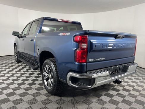 Used 2022 Chevrolet Silverado 1500 LT AWD/4WD image 5