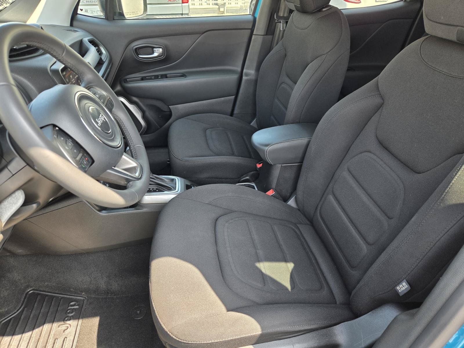 Used 2022 Jeep Renegade Latitude AWD/4WD image 24