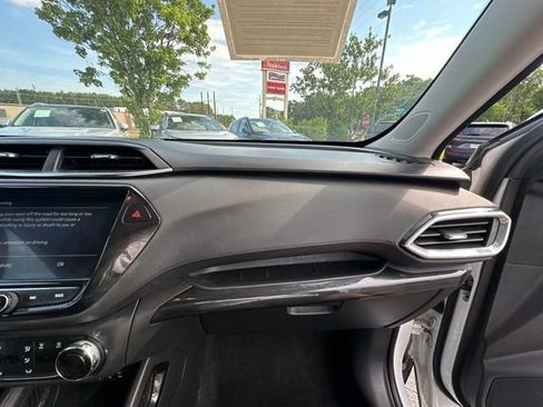 Used 2023 Chevrolet TrailBlazer LT w/ Convenience Package FWD image 16