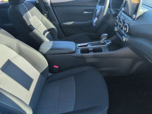 Used 2025 Nissan Sentra SV FWD image 30