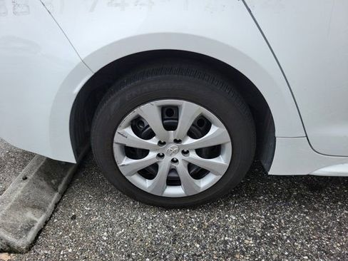 Used 2025 Toyota Corolla LE image 5