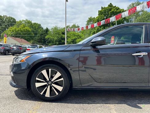 Used 2021 Nissan Altima 2.5 SV FWD image 8