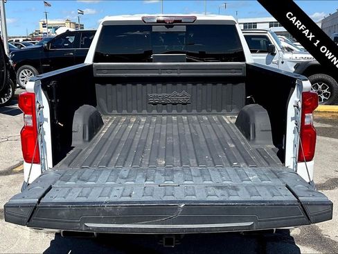 Used 2021 Chevrolet Silverado 1500 High Country w/ Technology Package AWD/4WD image 7