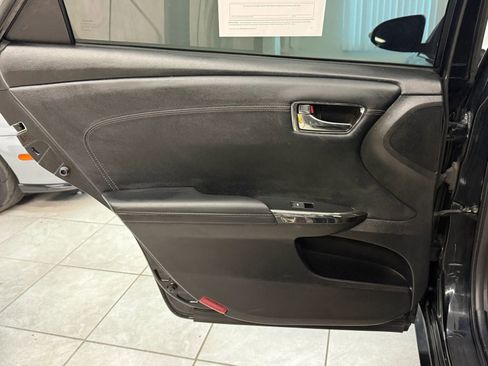 Used 2018 Toyota Avalon XLE image 18