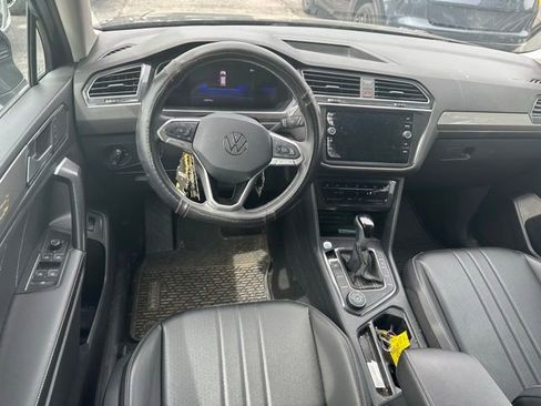 Used 2024 Volkswagen Tiguan SE AWD/4WD image 10