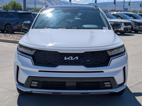 Used 2022 Kia Sorento EX w/ Panoramic Sunroof Package FWD image 8