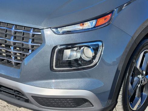 Used 2025 Hyundai Venue SEL image 10