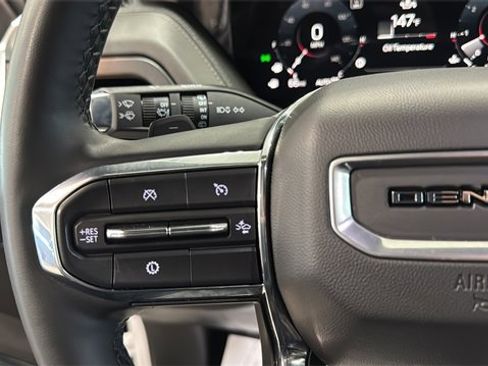 Used 2025 GMC Yukon XL Denali image 14