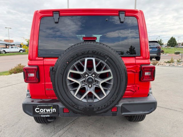 Used 2025 Jeep Wrangler Unlimited Sahara AWD/4WD image 8