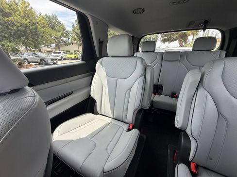 Used 2025 Hyundai Palisade SEL FWD image 35