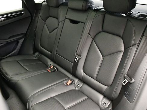 Certified 2025 Porsche Macan Turbo image 45