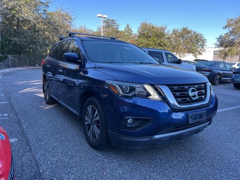 Used 2018 Nissan Pathfinder SV image 21