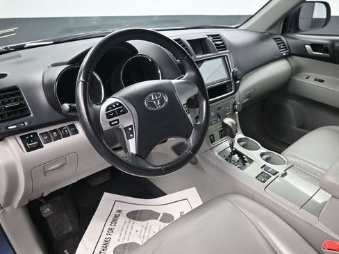 Used 2013 Toyota Highlander SE AWD/4WD image 13