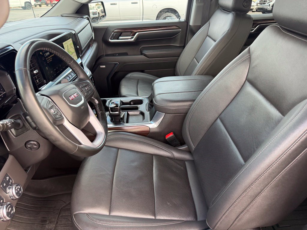 Used 2024 GMC Sierra 1500 SLT w/ SLT Premium Plus Package AWD/4WD image 31