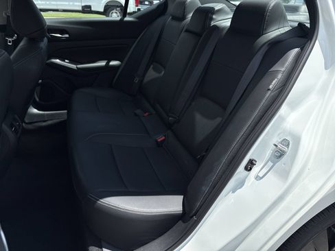 Used 2022 Nissan Altima 2.5 Platinum AWD/4WD image 18