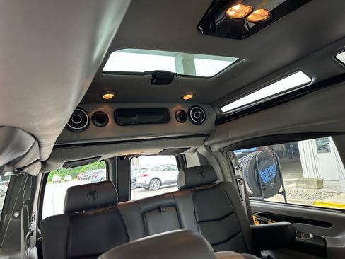 Used 2020 Chevrolet Express 2500 w/ Enhanced Convenience Package RWD image 39