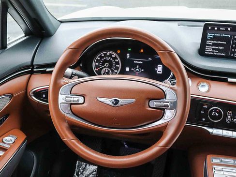 Used 2023 Genesis GV70 2.5T w/ Advanced Package image 17