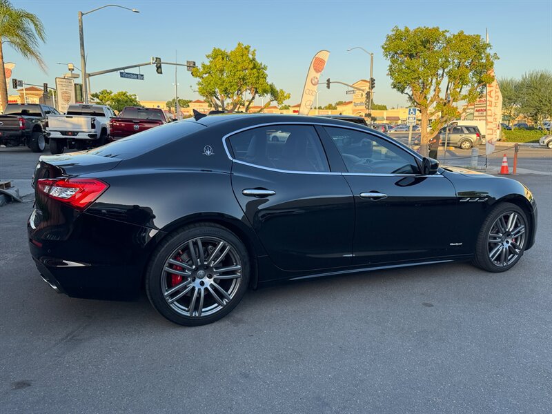 Used 2018 Maserati Ghibli S GranSport Q4 AWD/4WD image 19