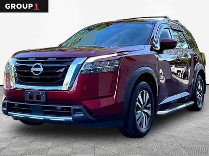 Used 2024 Nissan Pathfinder SL w/ Cargo Package