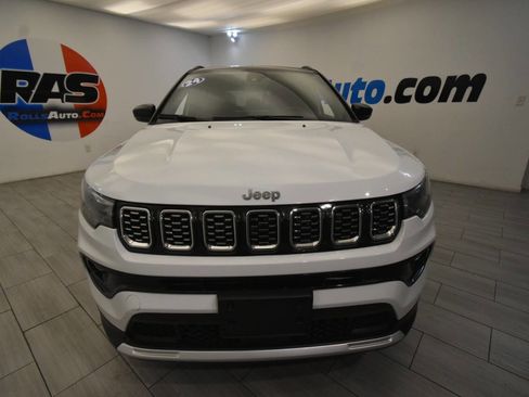 Used 2024 Jeep Compass Limited w/ Sun and Sound Group AWD/4WD image 8