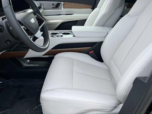 New 2026 Cadillac Vistiq Luxury AWD/4WD image 25