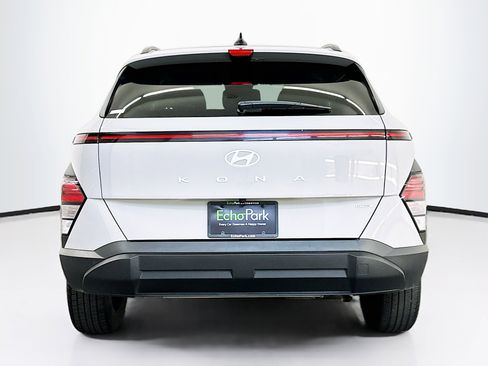 Used 2025 Hyundai Kona SEL image 7