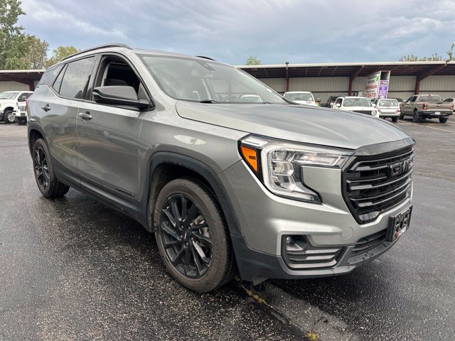 Used 2024 GMC Terrain SLT w/ Elevation Edition AWD/4WD image 2