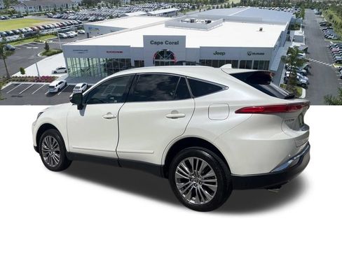 Used 2022 Toyota Venza XLE AWD/4WD image 22