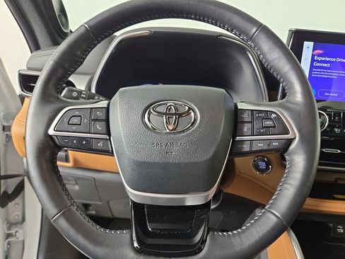 Used 2023 Toyota Highlander Platinum AWD/4WD image 23