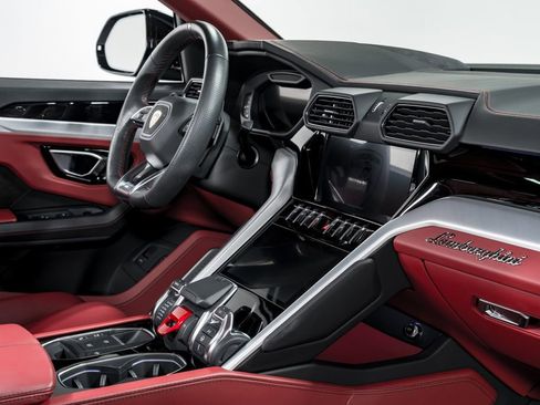 Used 2022 Lamborghini Urus AWD/4WD image 33