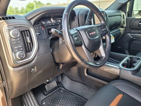 Used 2022 GMC Sierra 2500 AT4 w/ AT4 Preferred Package AWD/4WD image 24