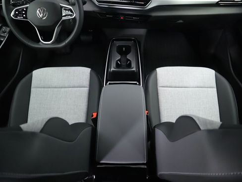 New 2026 Volkswagen ID.4 Pro image 17