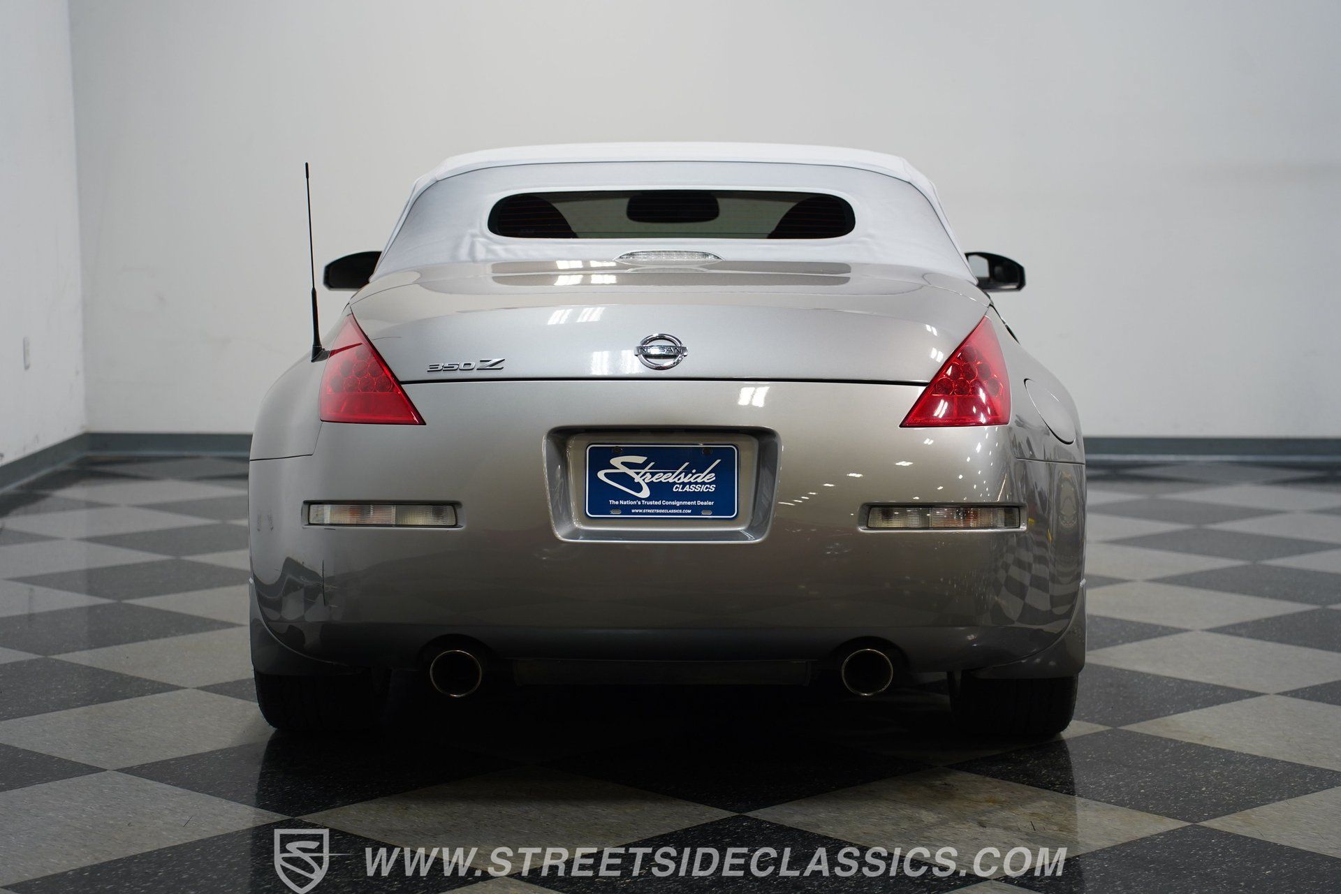 Used 2007 Nissan 350Z Touring RWD image 11