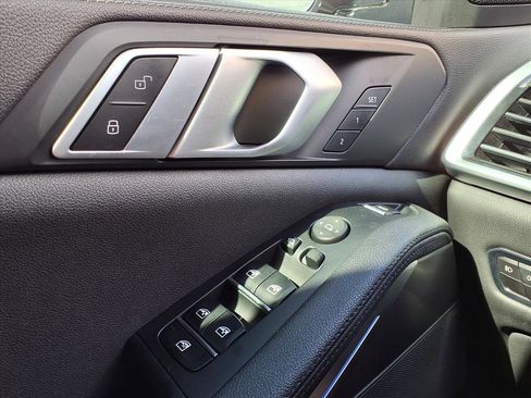 Used 2019 BMW X5 xDrive40i w/ Convenience Package image 23