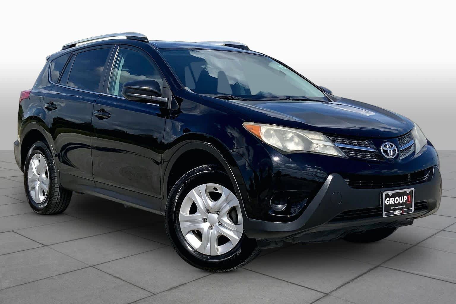 Used 2015 Toyota RAV4 LE FWD image 3