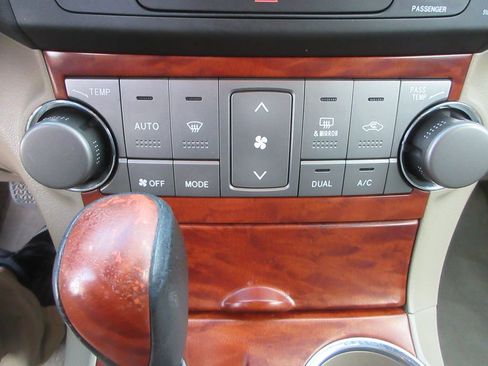 Used 2009 Toyota Highlander Limited image 30