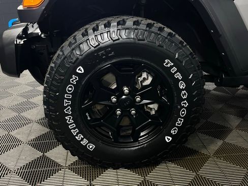 Used 2023 Jeep Wrangler Unlimited image 11