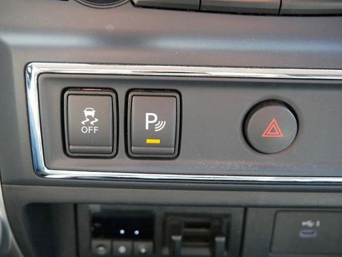 Certified 2021 Nissan Titan SV w/ SV Convenience Package AWD/4WD image 18