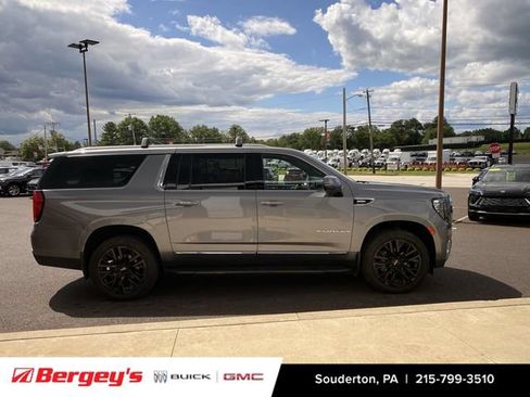 Used 2021 GMC Yukon XL SLT w/ SLT Luxury Package AWD/4WD image 5
